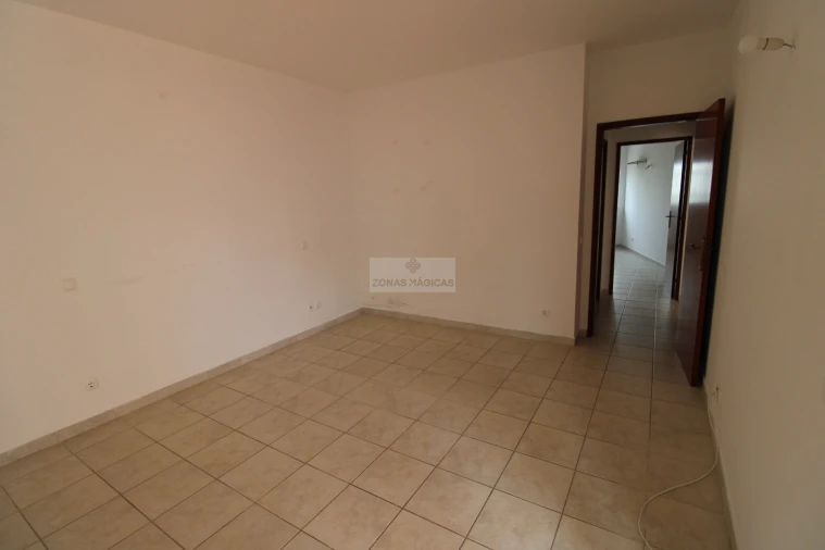 Apartamento T2 para Venda em Odiaxere Foto 22