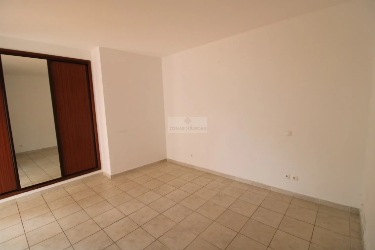 Apartamento T2 para Venda em Odiaxere Foto 19