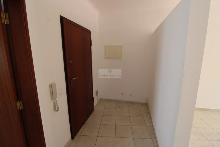 Apartamento T2 para Venda em Odiaxere Foto 5