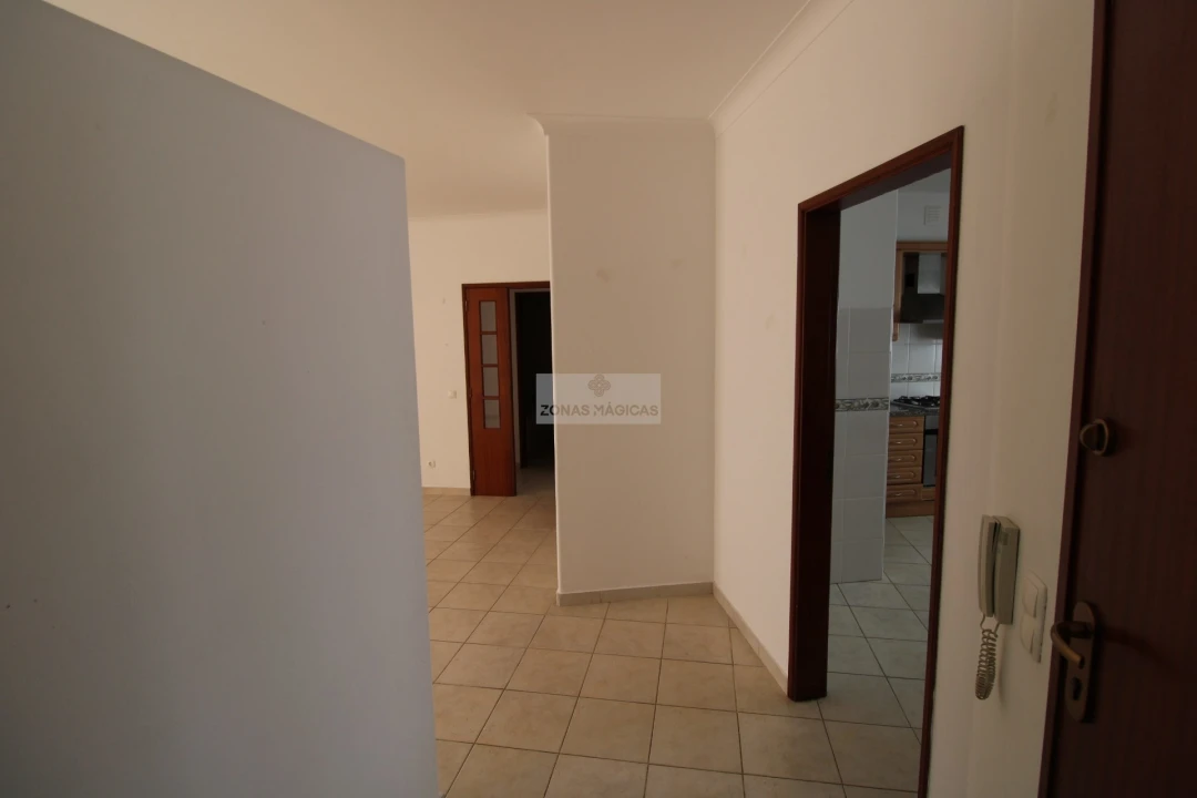 Apartamento T2 para Venda em Odiaxere Foto 6
