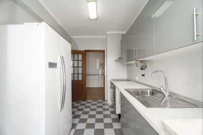 Apartamento T2 para Venda em Faro (Sé e São Pedro)