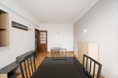 Apartamento T2 para Venda em Faro (Sé e São Pedro)