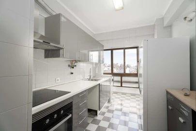 Apartamento T2 para Venda em Faro (Sé e São Pedro)