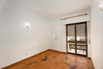 Apartamento T2 para Venda em Faro (Sé e São Pedro)