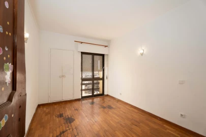 Apartamento T2 para Venda em Faro (Sé e São Pedro)