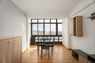 Apartamento T2 para Venda em Faro (Sé e São Pedro)