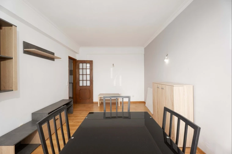 Apartamento T2 para Venda em Faro (Sé e São Pedro) Foto 5