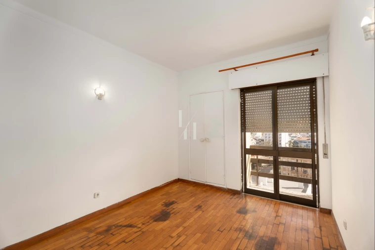 Apartamento T2 para Venda em Faro (Sé e São Pedro) Foto 17