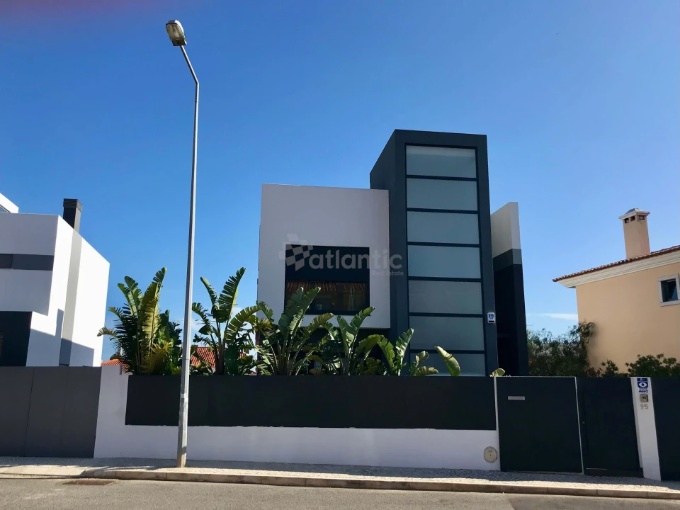 Moradia T4 para Arrendamento em Cascais e Estoril Foto 1