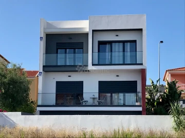 Moradia T4 para Arrendamento em Cascais e Estoril