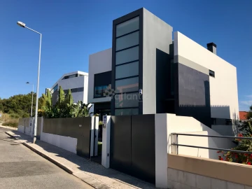 Moradia T4 para Arrendamento em Cascais e Estoril