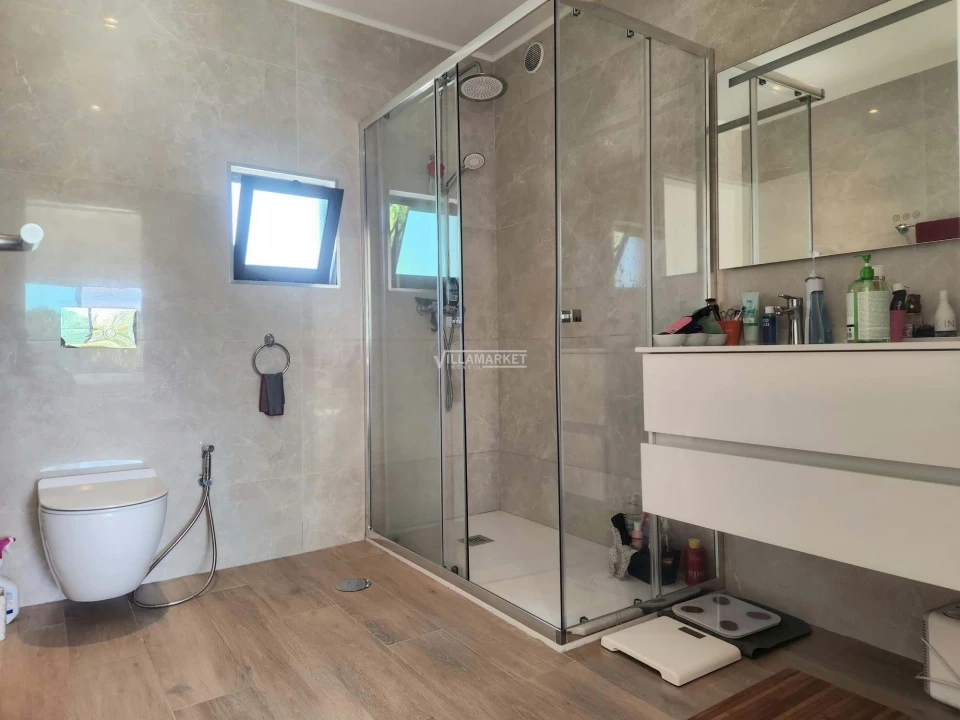 Moradia T4 para Venda em Albufeira e Olhos de Água Foto 36