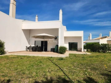 Moradia T4 para Venda em Albufeira e Olhos de Água