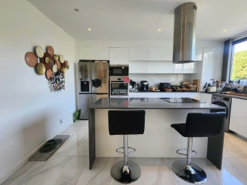 Moradia T4 para Venda em Albufeira e Olhos de Água