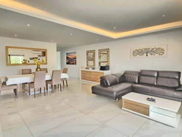 Moradia T4 para Venda em Albufeira e Olhos de Água