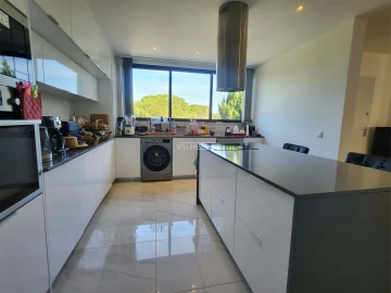 Moradia T4 para Venda em Albufeira e Olhos de Água