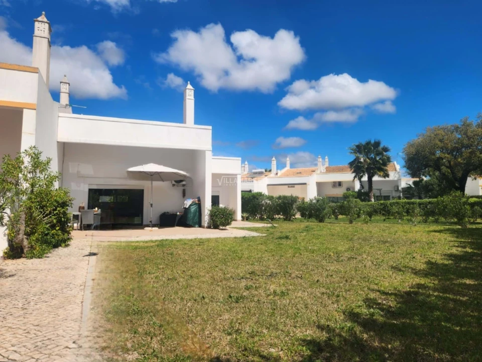 Moradia T4 para Venda em Albufeira e Olhos de Água Foto 11