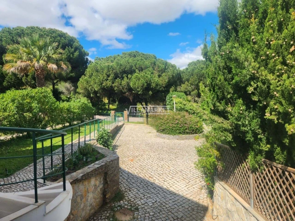 Moradia T4 para Venda em Albufeira e Olhos de Água Foto 26