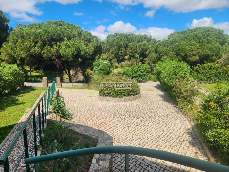 Moradia T4 para Venda em Albufeira e Olhos de Água Foto 10