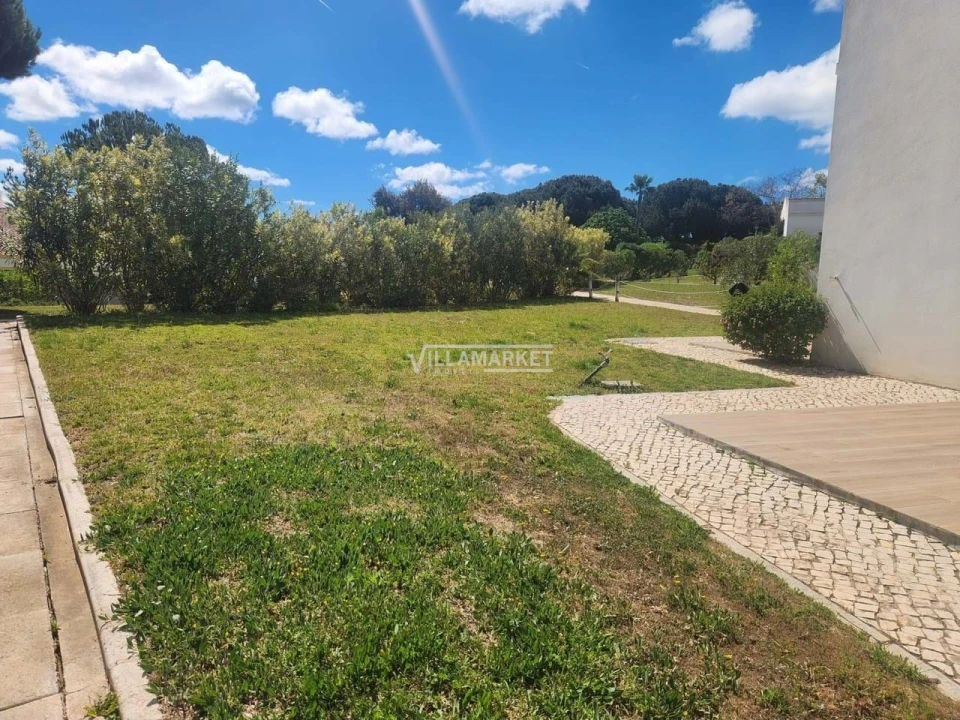 Moradia T4 para Venda em Albufeira e Olhos de Água Foto 17