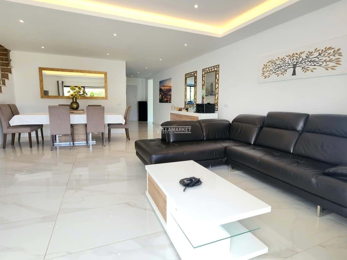 Moradia T4 para Venda em Albufeira e Olhos de Água Foto 4