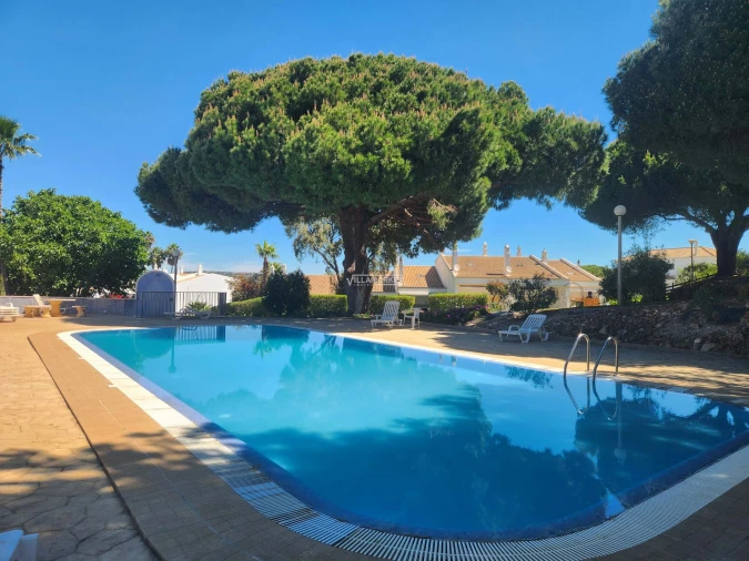 Moradia T4 para Venda em Albufeira e Olhos de Água