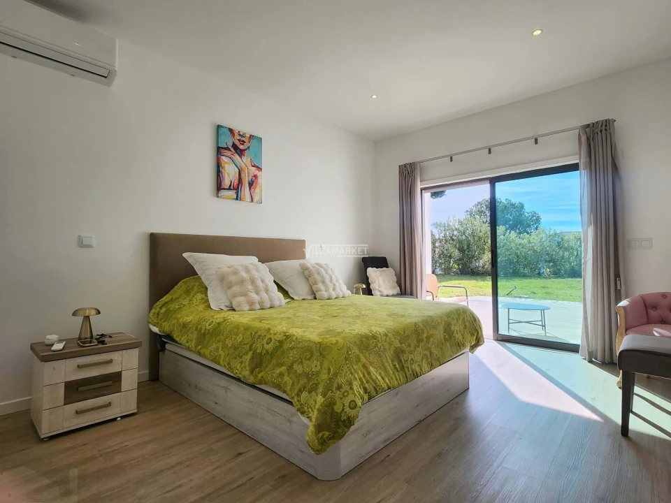 Moradia T4 para Venda em Albufeira e Olhos de Água Foto 16