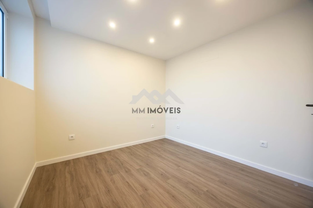 Apartamento T2 para Venda em Fânzeres e São Pedro da Cova Foto 28