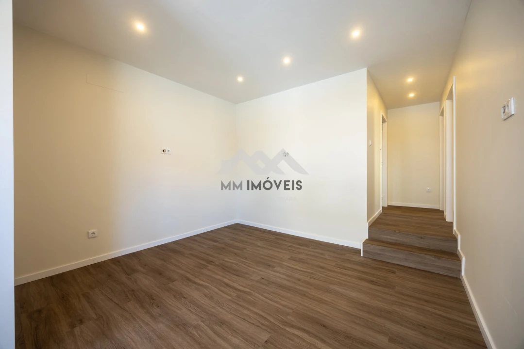 Apartamento T2 para Venda em Fânzeres e São Pedro da Cova Foto 6