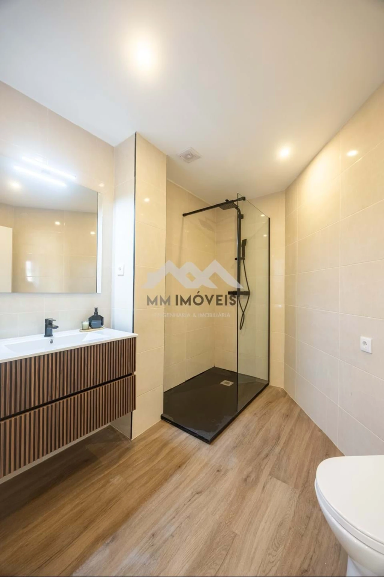 Apartamento T2 para Venda em Fânzeres e São Pedro da Cova Foto 24