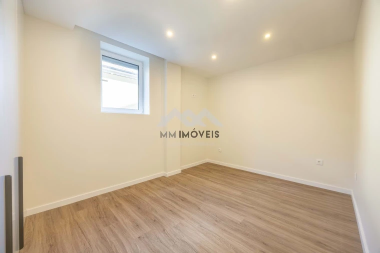 Apartamento T2 para Venda em Fânzeres e São Pedro da Cova Foto 21