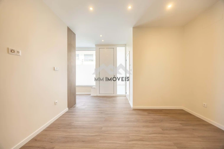 Apartamento T2 para Venda em Fânzeres e São Pedro da Cova Foto 19