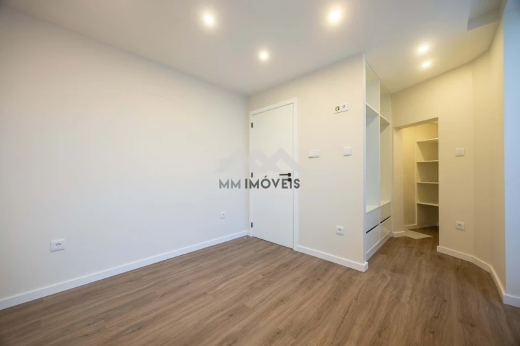 Apartamento T2 para Venda em Fânzeres e São Pedro da Cova Foto 8