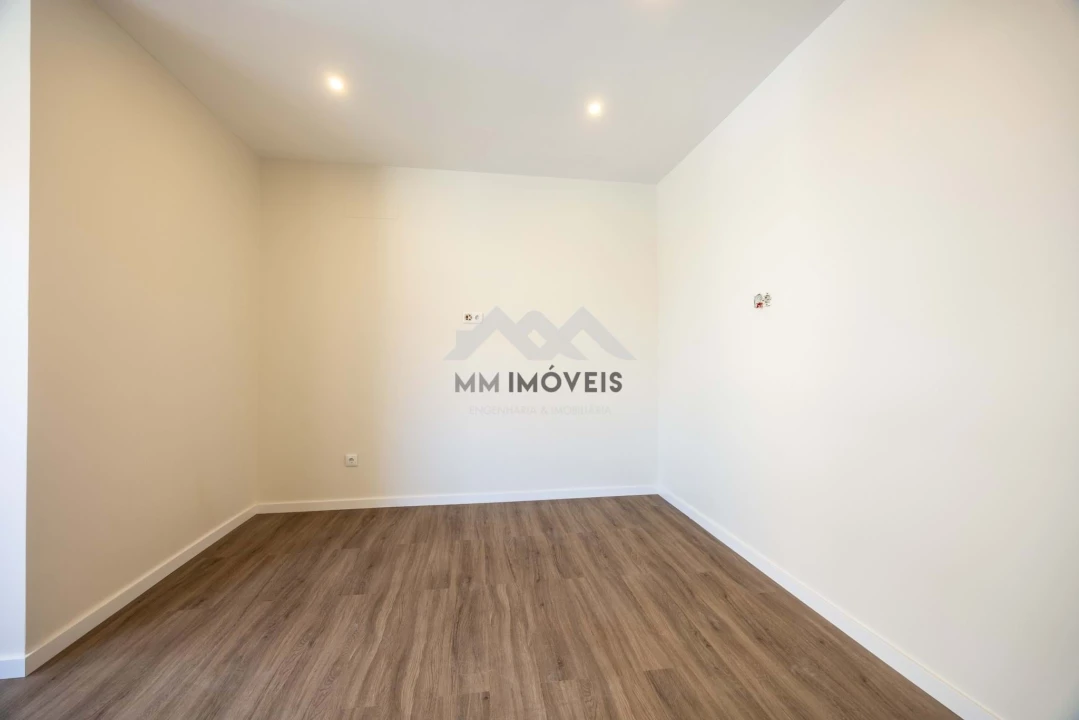 Apartamento T2 para Venda em Fânzeres e São Pedro da Cova Foto 20