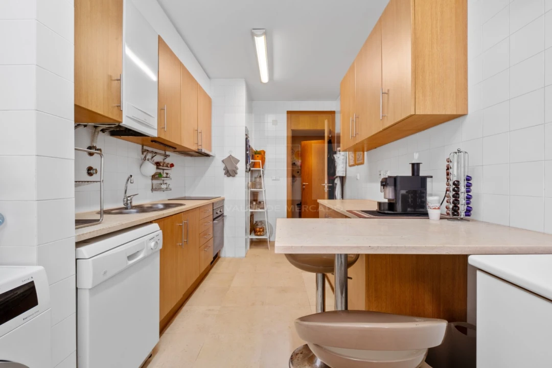 Apartamento T4 para Venda em Parque das Nações Foto 25