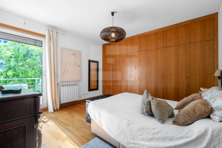 Apartamento T4 para Venda em Parque das Nações Foto 9