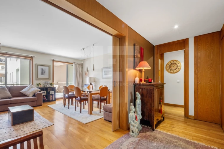 Apartamento T4 para Venda em Parque das Nações Foto 3