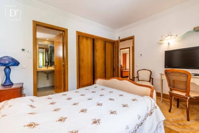 Moradia T4 para Venda em Albufeira e Olhos de Água