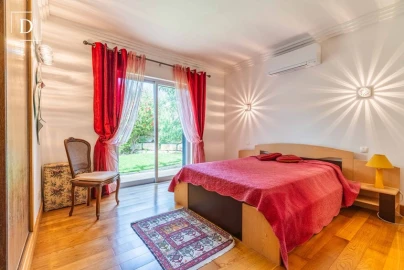 Moradia T4 para Venda em Albufeira e Olhos de Água