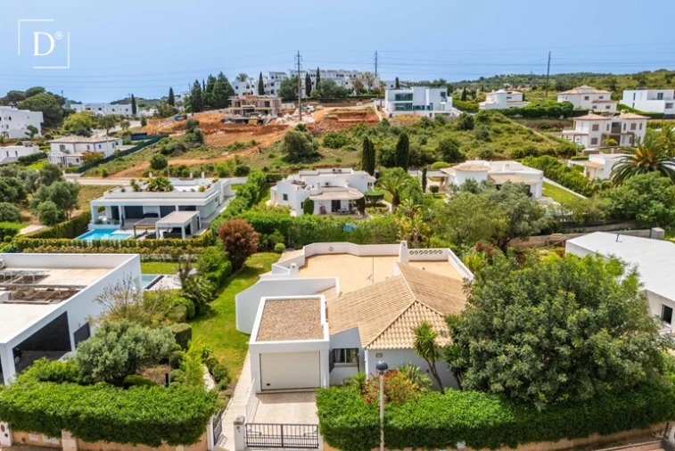 Moradia T4 para Venda em Albufeira e Olhos de Água Foto 24