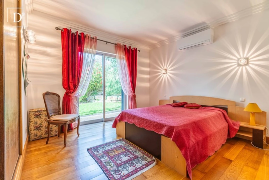 Moradia T4 para Venda em Albufeira e Olhos de Água Foto 11