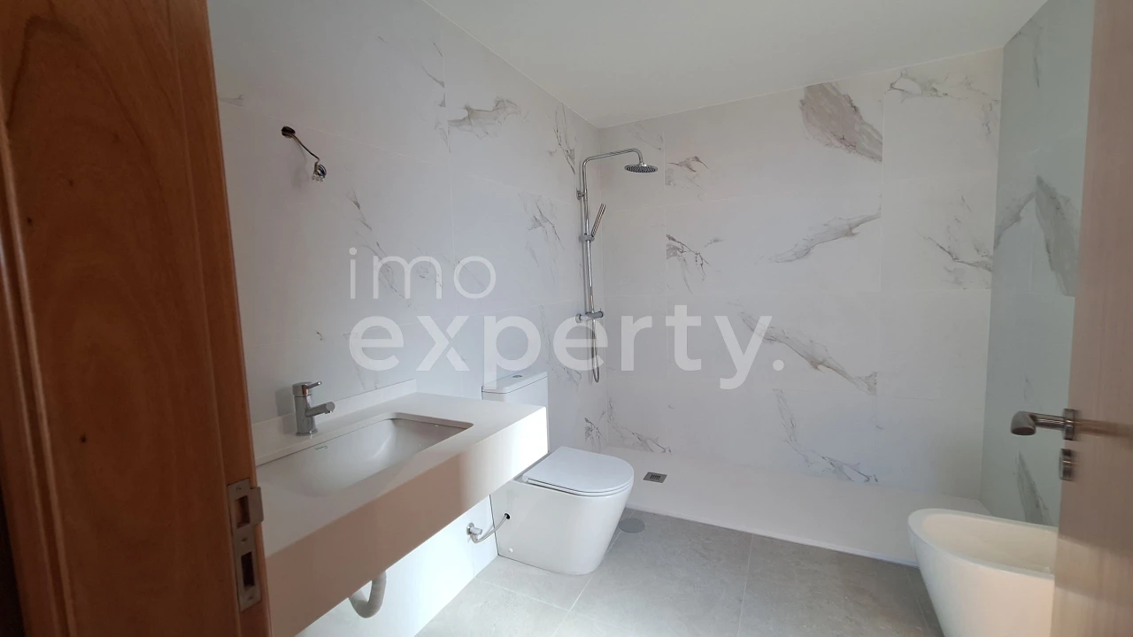 Apartamento T2 para Venda em Funchal (Santa Maria Maior) Foto 15