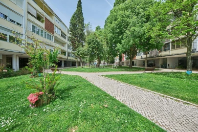 Apartamento T2 para Venda em Alvalade