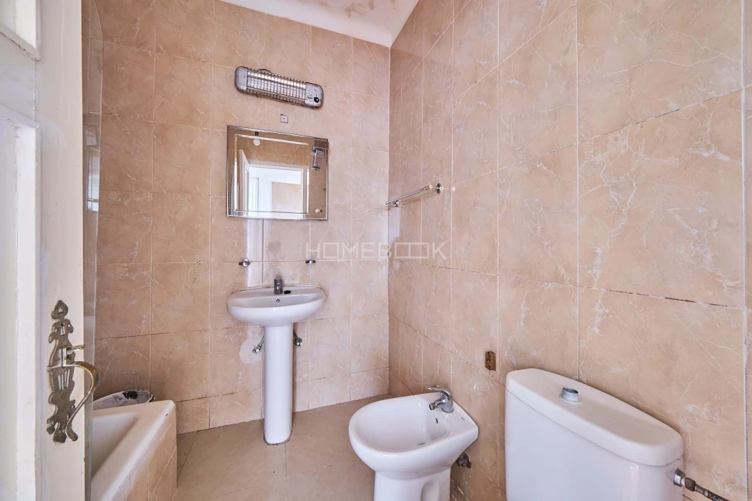 Apartamento T2 para Venda em Alvalade Foto 21