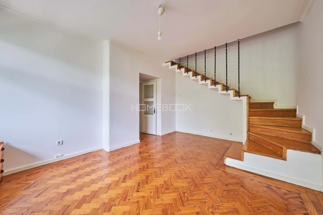 Apartamento T2 para Venda em Alvalade Foto 10