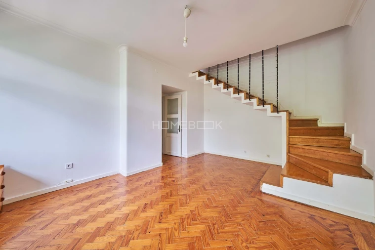 Apartamento T2 para Venda em Alvalade Foto 10