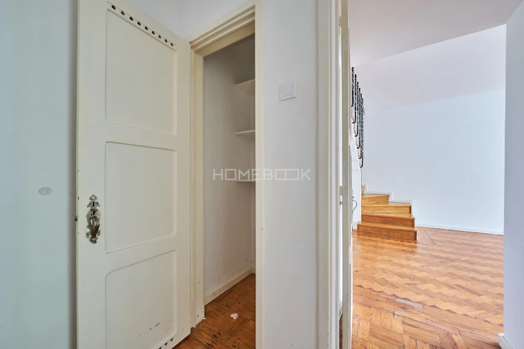 Apartamento T2 para Venda em Alvalade Foto 5