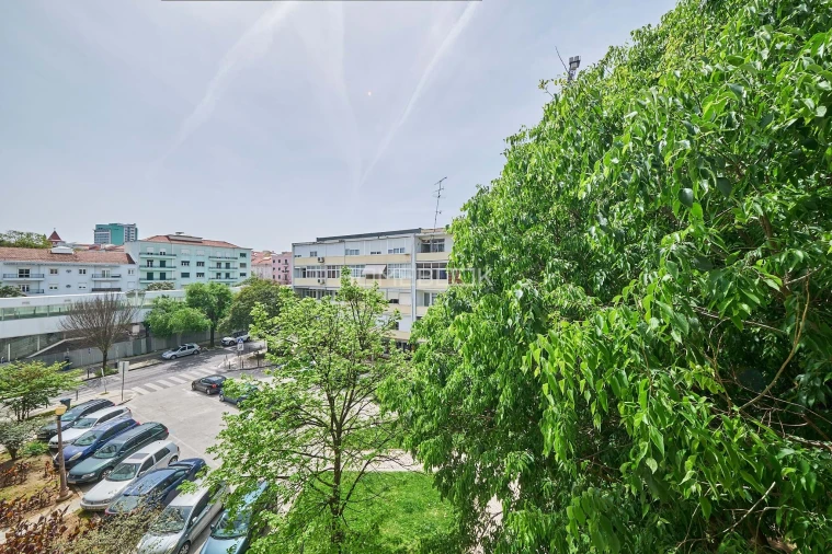 Apartamento T2 para Venda em Alvalade Foto 13