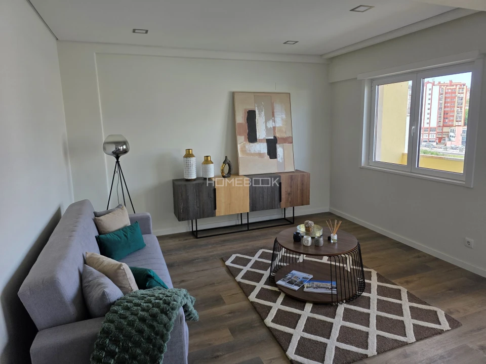 Apartamento T3 para Venda em Benfica Foto 1