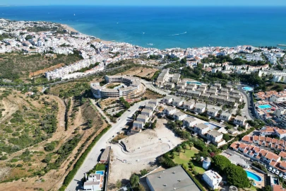 Terreno para Venda em Albufeira e Olhos de Água